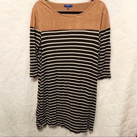 Long Sleeved Dress w/ Stripes - Picture 2 of 4